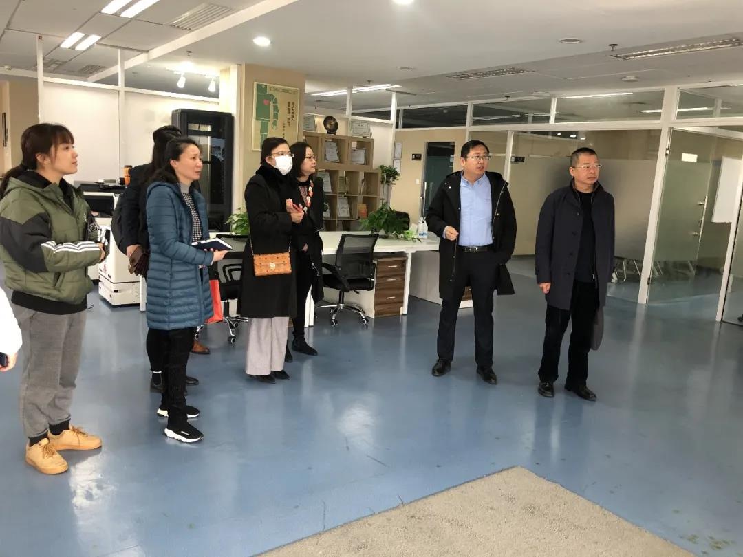 市教委學(xué)生事務(wù)中心、成才與就業(yè)編輯部、上海市創(chuàng)業(yè)基金會（EFG）、覺群文教基金會領(lǐng)導(dǎo)蒞臨颯智指導(dǎo)(圖2)